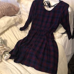 Plaid dress, mid sleeves (navy blue, red, black)